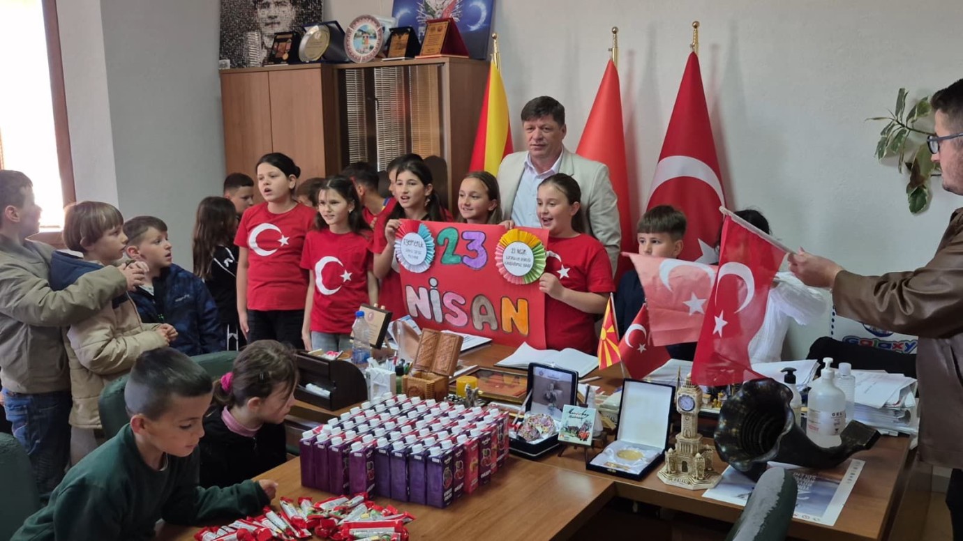 Merkez Jupa’da 23 Nisan Coşkusu: Belediye Başkanlığı Koltuğu Çocuklara Emanet Edildi