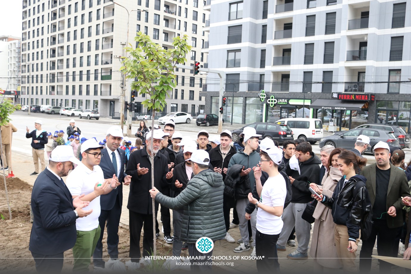 Kosova Uluslararası Maarif Okullarından Dünya Günü’nde 50 fidan dikildi