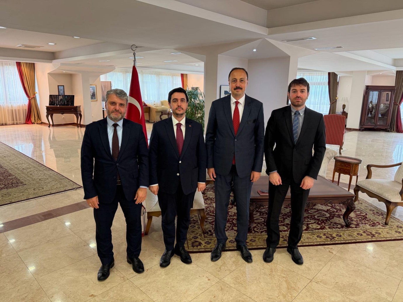 Büyükelçi Ulusoy, YTB  Heyetini Kabul Etti