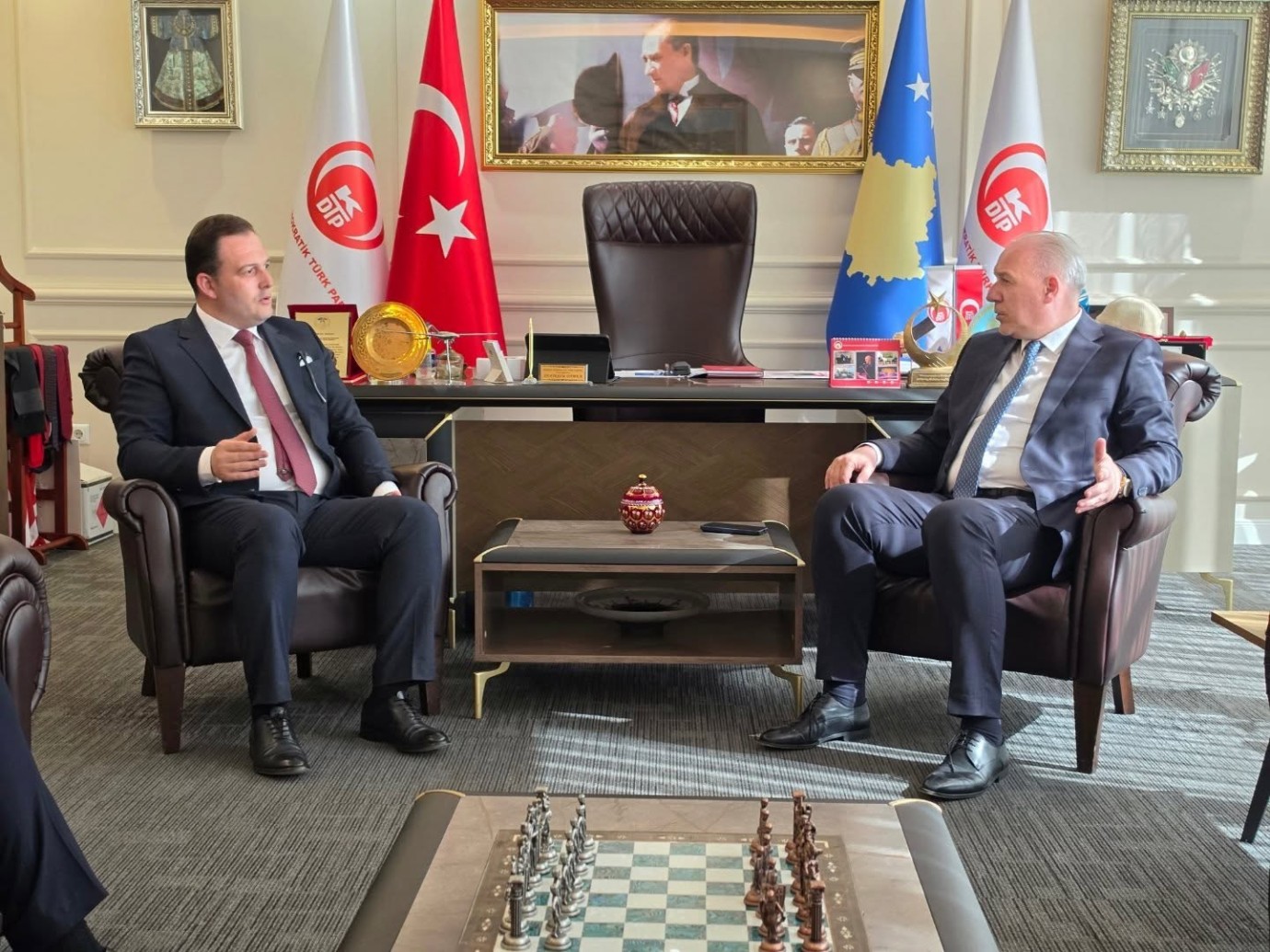 TDP ve KDTP Başkanları Prizren’de Bayramlaştı