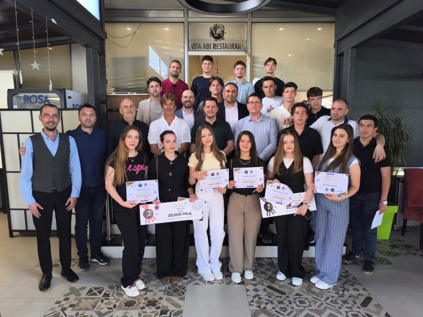 Gostivar’da Geleceğin Bilim İnsanları Ödüllendirildi