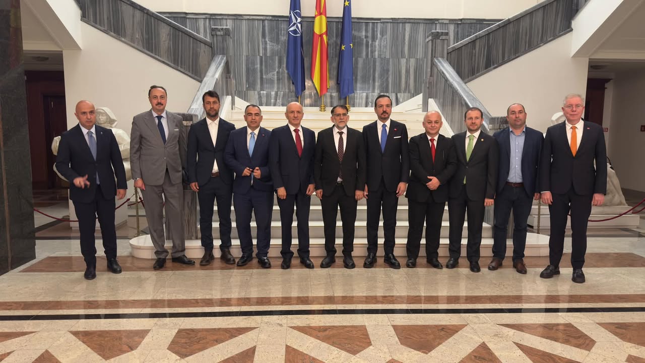 Makedonya Meclisinde Bir İlk, TÜRK Milletvekilleri Aynı Karede 
