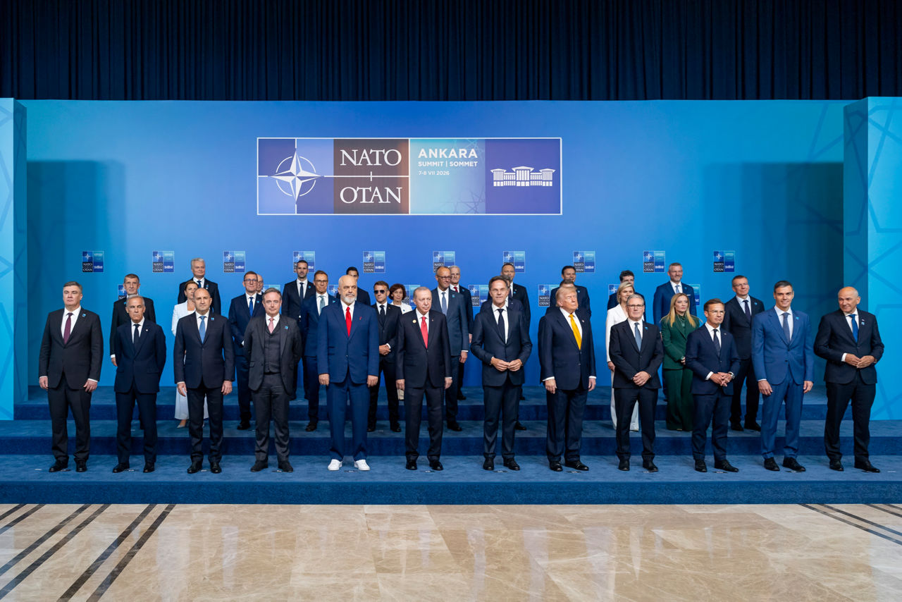 NATO'nun Ankara Zirvesi Bildirisi  -  Birimize yapılan saldırı hepimize yapılmış sayılır