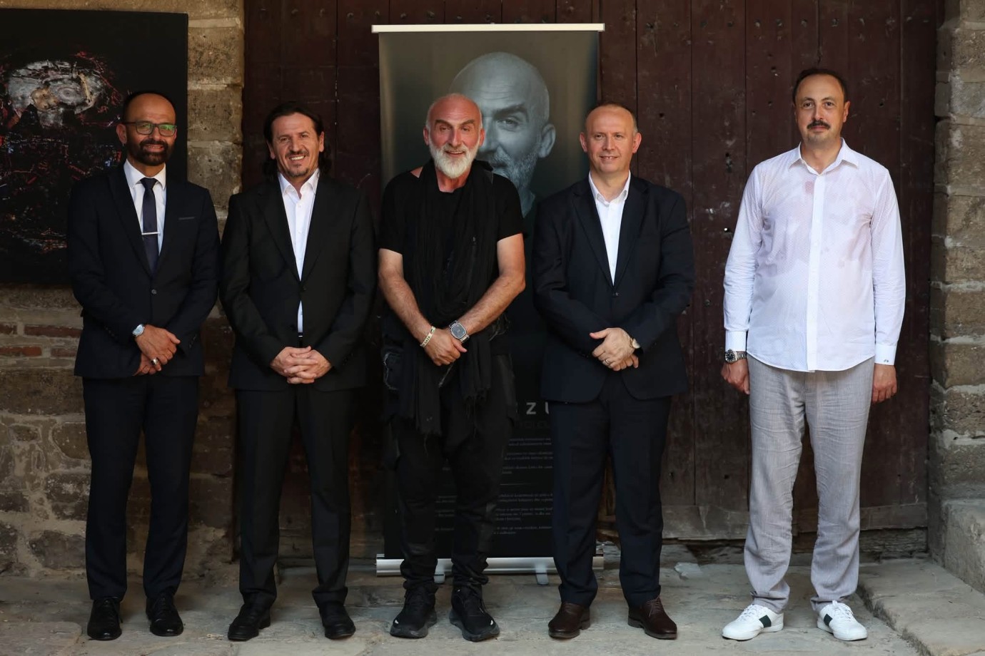Engin Uzun’un “Şahit Ol” sergisi Kurşunlu Han’da açıldı
