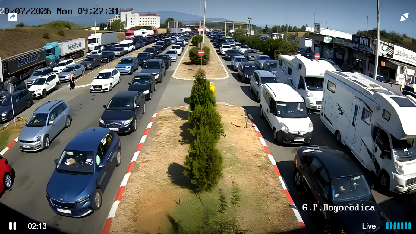 Sınır Kapılarında Trafik Yoğunluğu Arttı