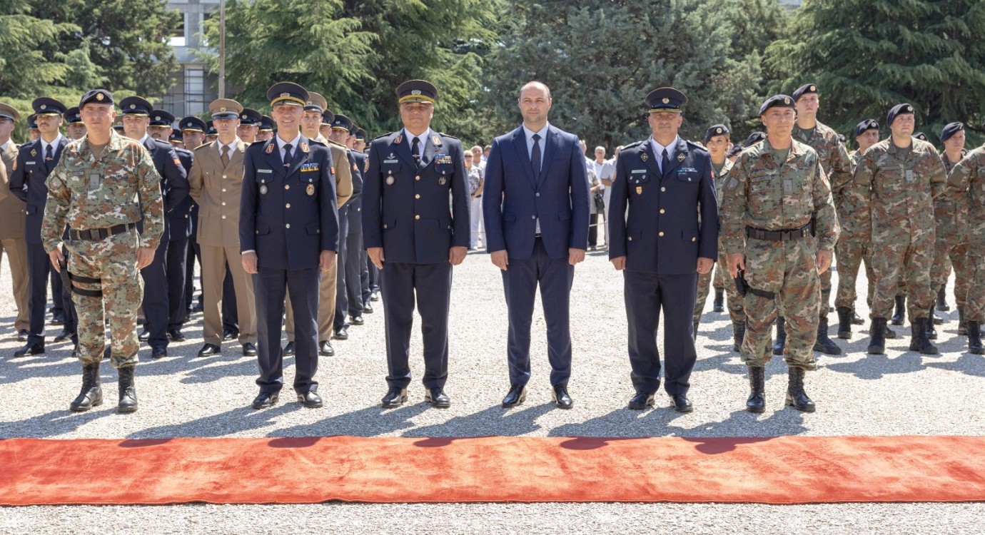 Makedonya Ordusuna 53 yeni subay katıldı