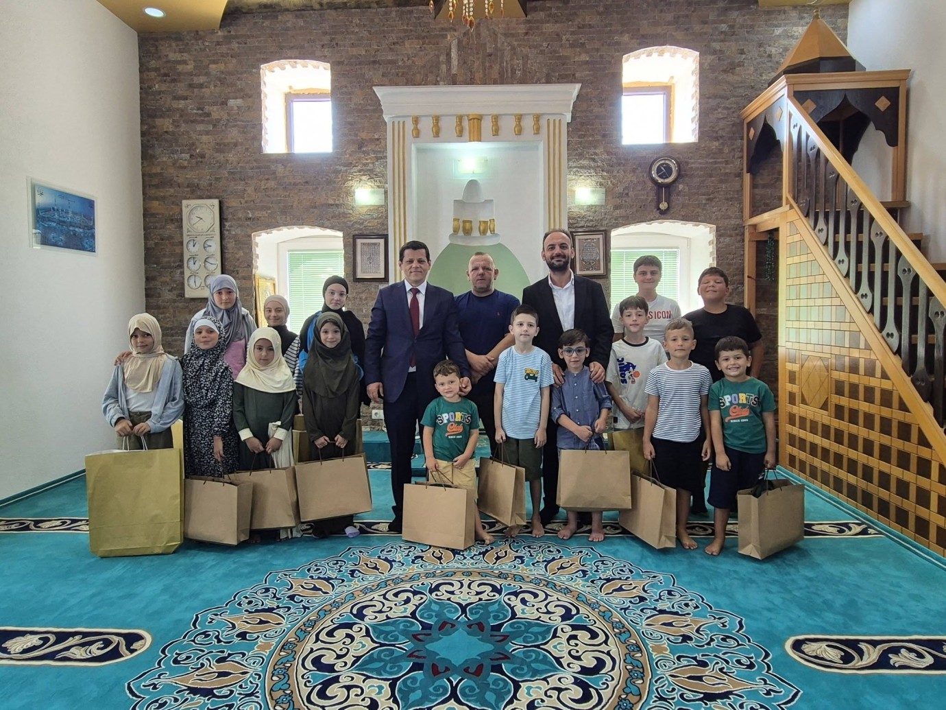 Ohri Müftülüğünden Yaz Okulu Öğrencilerine Kırtasiye Hediyesi
