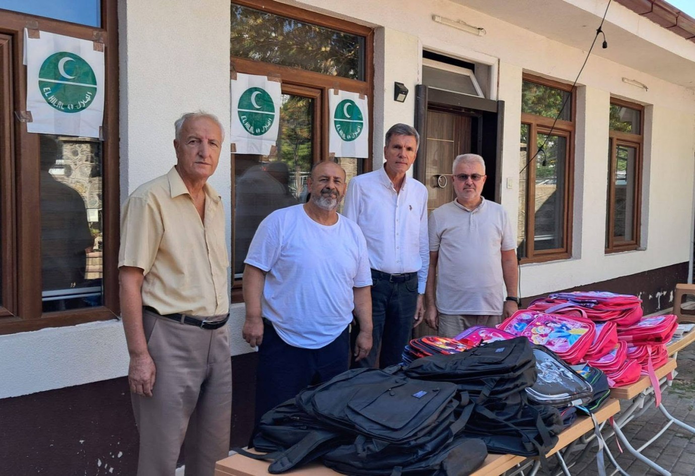 El Hilal’den İhtiyaç Sahibi Öğrencilere 650 Okul Seti