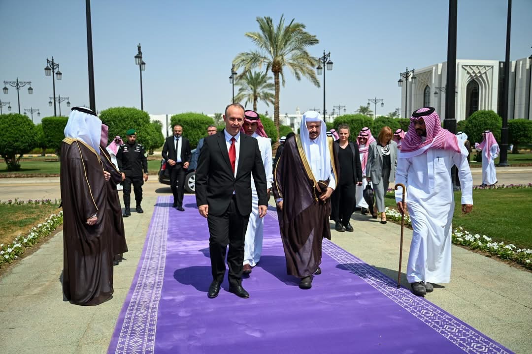 Gaşi, Suudi Arabistan’da Şura Meclisi Başkanı ile Görüştü
