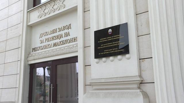 Kadınlar Kamuda Çoğunlukta, Yönetici Pozisyonlarında Geride