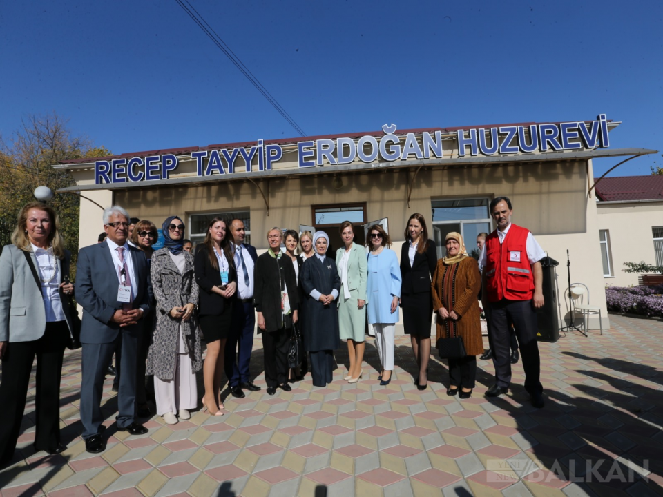 Emine Erdoğan, Moldova'da Terapi Serasını İnceledi
