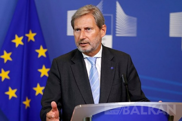 AB Temsilcisi Johannes Hahn Kosova’da
