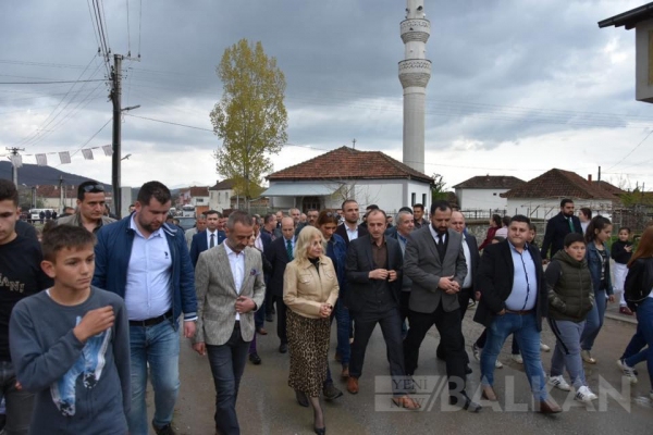 Debreşte’te Büyükelçi Kara’ya Sevgi Seli