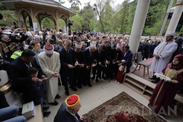 ‘Bosna'nın İncisi' Alaca Camii İbadete Açıldı