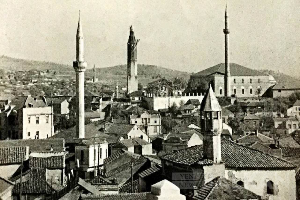 Yahya Kemâl Mi Üsküp'ü Üsküp Mü Yahya Kemâl'i Anlatır?