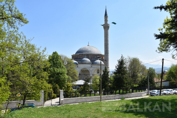 Kuzey Makedonya’daki camilerden Kuran-ı Kerim tilaveti