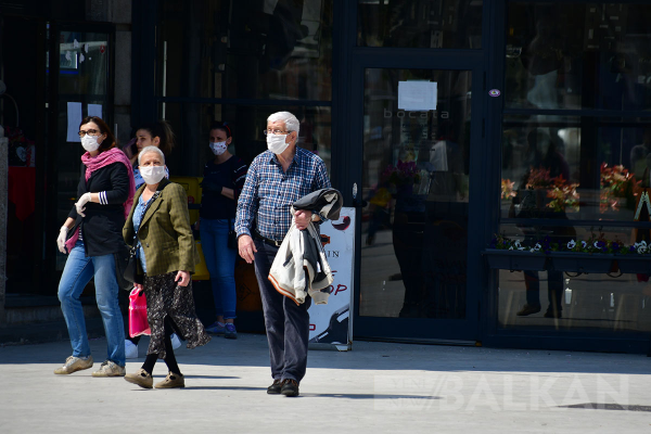 Maske takma ve mesafeyi koruma kuralları halen geçerli