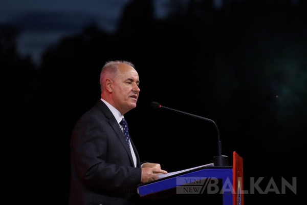 Ziberi, “Arnavut Başbakanın sadece Arnavutlarla ilgileneceği tezi önyargıdır”