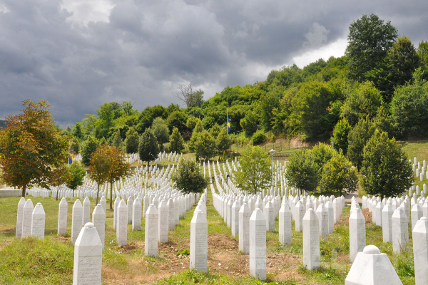 Srebrenica kurbanlarının anıldığı Barış Yürüyüşü başladı