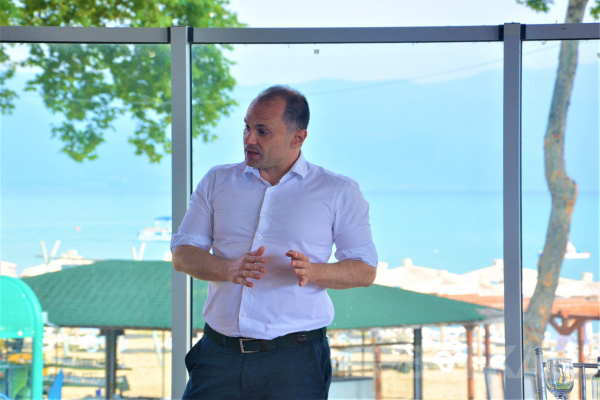 Filipçe, kurallara uymayan eğlence mekanlarının cezalandırılmasını istedi