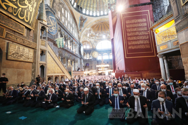 Ayasofya Camii'nde 86 yıl sonra ilk namaz coşkusu