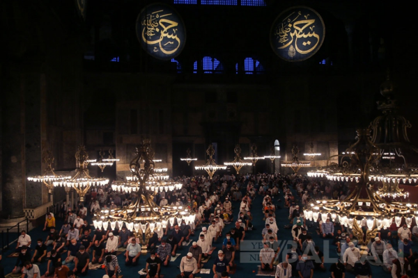 Ayasofya'da yoğunluk devam ediyor
