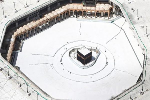 Umre ve Kabe'de namaz için aşı olma şartı getirildi