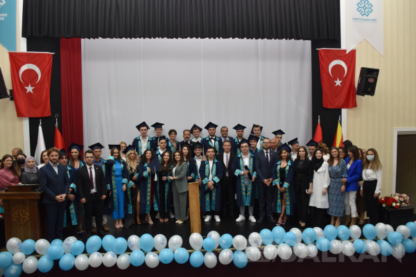 Uluslararası Maarif Okulları üçüncü dönem mezunlarını verdi