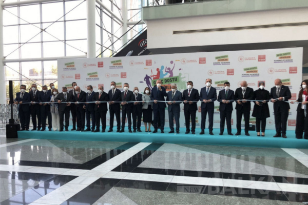 Bakan yardımcısı Dimitrovski Anakra’da düzenlenen Genç Dostu Şehirler Kongresine katıldı