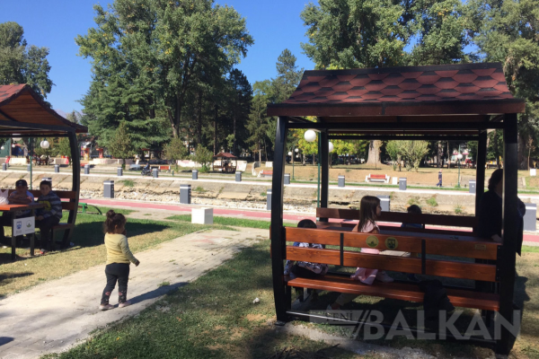 Osmangazi Belediyesinden Gostivar’a park ve bahçe mobilyaları