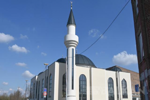 Fransa'da bir cami daha kapatılıyor