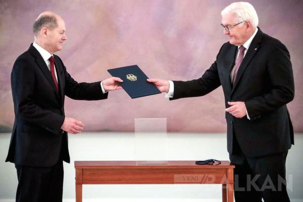 Almanya'da Olaf Scholz Başbakan seçildi