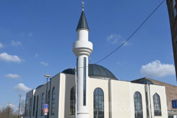 Fransa'da bir cami daha kapatılıyor