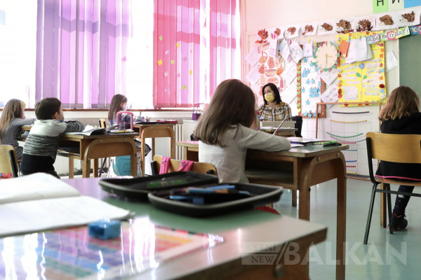Eğitim sendikacıları yüzde 15 maaş artışı konusunda uzlaştı