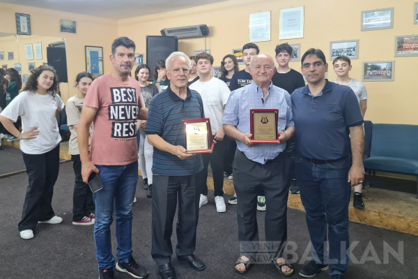 Yeni Hayat Derneği’nden emektarlarına plaket