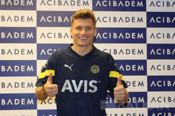 Fenerbahçe Ezgjan Alioski transferini duyurdu
