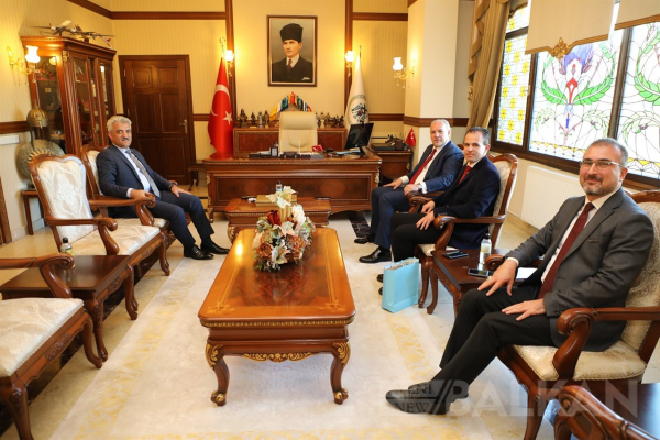 Erzincan Valisi Makas Balkan ülkelerinden konuklarını kabul etti