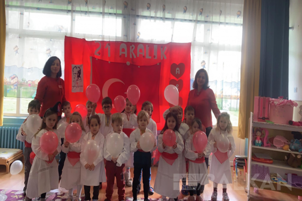 “Fidani” anaokulunun Minik Kalpler’i, Türkçe Eğitim Günü’nü sevinçe kutladı