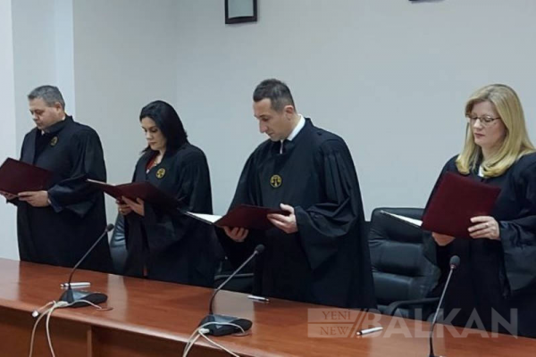 Yeni seçilen mahkeme başkanı ve hakimler yemin töreninin ardından göreve başladı