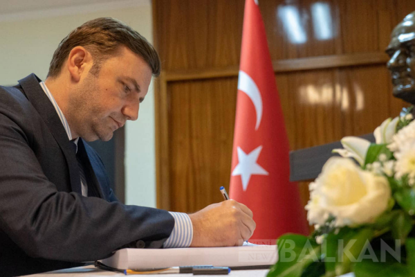 Dışişleri Bakanı Osmani: Dost ve kardeş Türk halkına taziyelerimi iletiyorum
