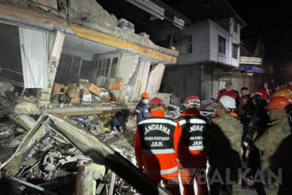 Hatay'da 6,4'lük deprem: 6 kişi hayatını kaybetti, 294 kişi yaralandı