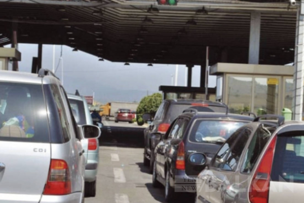 Paskalya bayramı nedeniyle sınır kapılarında uzun kuyruklar oluştu
