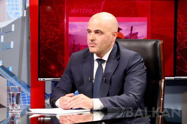 Başbakan Kovaçevski istifa iddialarını yalanladı