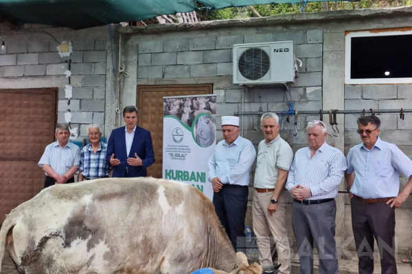El Hilal 2 bin aileye kurban eti dağıttı