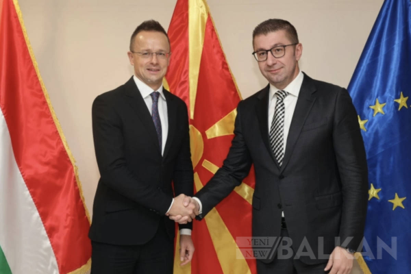 Macaristan Dışişleri Bakanı Szijarto ana muhalefet Lideri Mickoski ile bir araya geldi