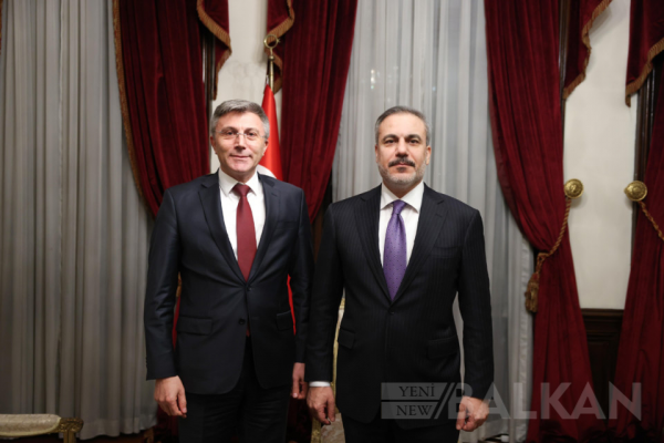 Bakan Fidan Bulgaristan ziyaretinde HÖH Genel Başkanı Karaday ile görüştü