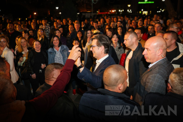 Pendarovski ilk mitingini Pirlepe’de gerçekleştirdi