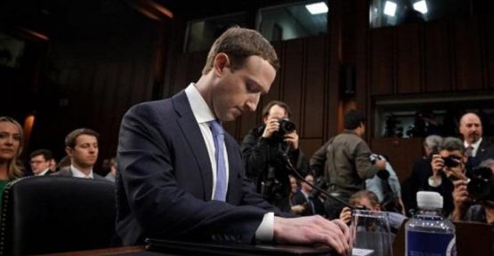 Facebook'un Kurucusu Zuckerberg Özür Diledi