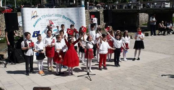 Kosova Türkleri Milli Bayramlarını Kutluyor
