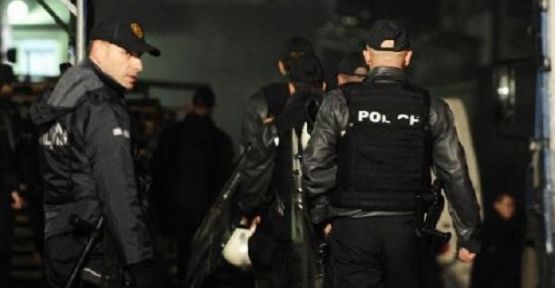 Makedon Polisi Vergi Dairesinin Emri'nde